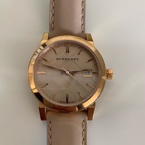 Nude/Rosegold Burberry Watch 😍